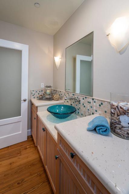 643 Beach Drive, Aptos CA: https://media.crmls.org/mediaz/30b9c82e-9338-46c9-80ee-a0020589808f.jpg