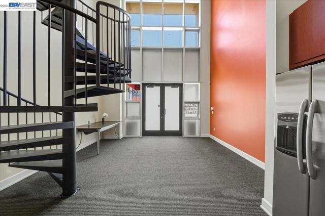 809 Clay St, Oakland CA: https://media.crmls.org/mediaz/30b9fbd3-0e5d-4910-8f0b-4b9a7d01106b.jpg