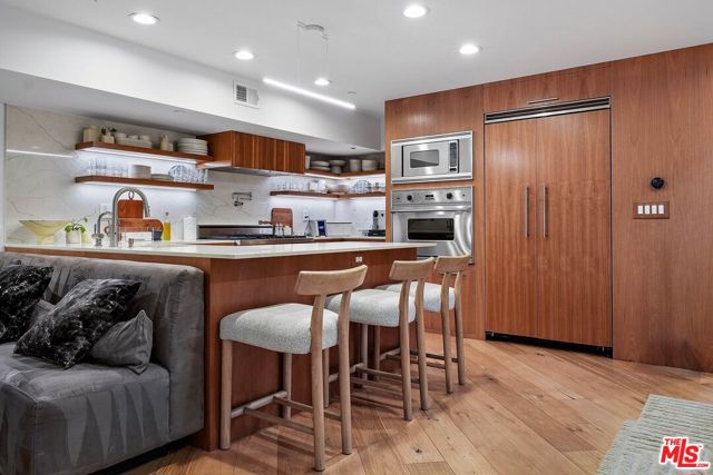 512 Brooks Avenue, Venice CA: https://media.crmls.org/mediaz/30baaeef-0928-44d0-8b77-67ff7b901eae.jpg