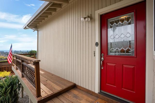 7547 Arden Way, Aptos CA: https://media.crmls.org/mediaz/30bb3c44-5b89-44ab-9ca6-1b8c52fc3841.jpg