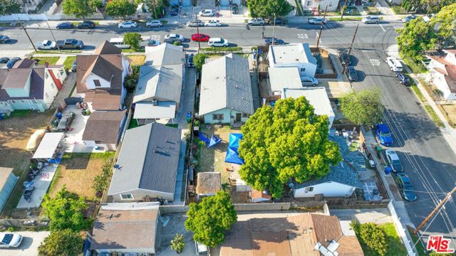 1572 W 37th Place, Los Angeles CA: https://media.crmls.org/mediaz/30bb484b-4dca-4727-aaf5-b8e34b2d349d.jpg