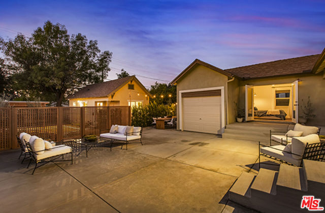 1411 Armadale Avenue, Los Angeles CA: https://media.crmls.org/mediaz/30bb6551-e49c-422e-b3fd-dd50d7729d6a.jpg