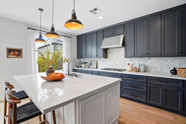 275 Skyview Drive, Marina CA: https://media.crmls.org/mediaz/30bb9118-4815-4d55-8efb-103b5615d704.jpg