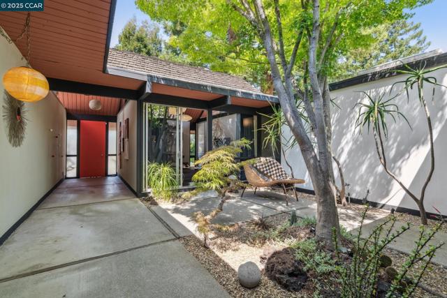 232 Clyde Dr, Walnut Creek CA: https://media.crmls.org/mediaz/30bbdd8a-d643-4793-8dfd-75deb6f05045.jpg
