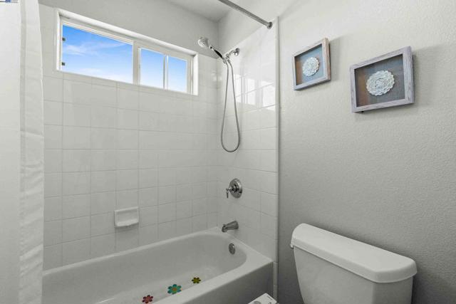 6235 Robertson Ave, Newark CA: https://media.crmls.org/mediaz/30bc171c-d6d5-49a2-9c10-5ed7fb41af59.jpg