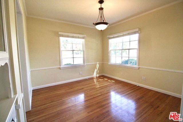11410 Aqua Vista Street, Studio City CA: https://media.crmls.org/mediaz/30bca578-43c2-4d40-bdde-249067b0d1ae.jpg