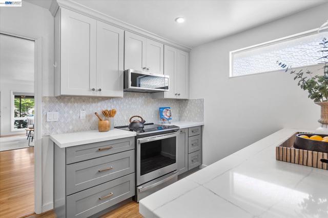 Image 15 of 46 For 831 Casanova Dr