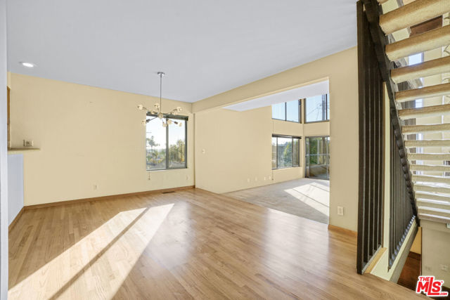 364 Pershing Drive, Playa del Rey CA: https://media.crmls.org/mediaz/30bd8bbf-f996-4bb5-a166-aa5a41f35741.jpg