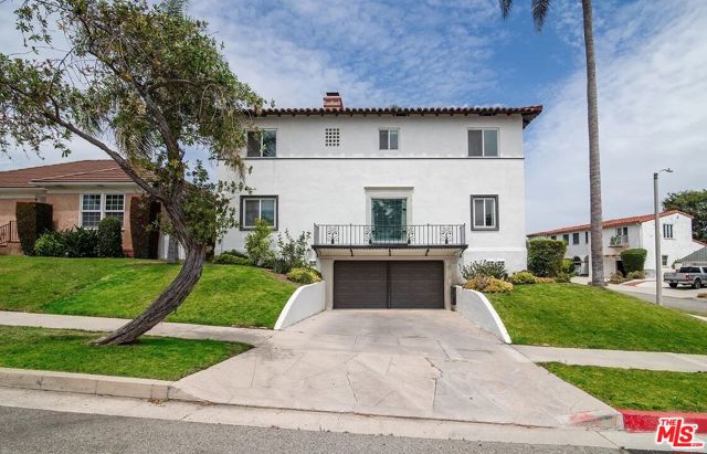 3691 Aureola Boulevard, View Park CA: https://media.crmls.org/mediaz/30bdc132-88ba-4461-9963-91d3474a674a.jpg