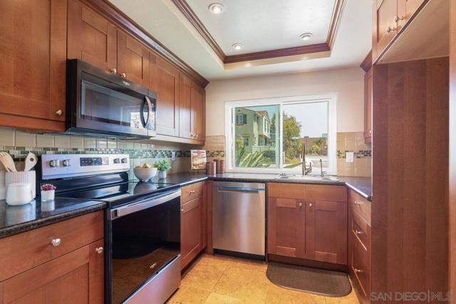 254 Cerco Rosado, San Marcos CA: https://media.crmls.org/mediaz/30bded0e-1427-4577-89ec-38964ffc943b.jpg