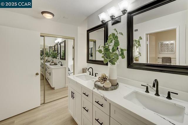 975 Terra California Dr, Walnut Creek CA: https://media.crmls.org/mediaz/30bdf621-6537-4236-841a-49c09c2fac2c.jpg