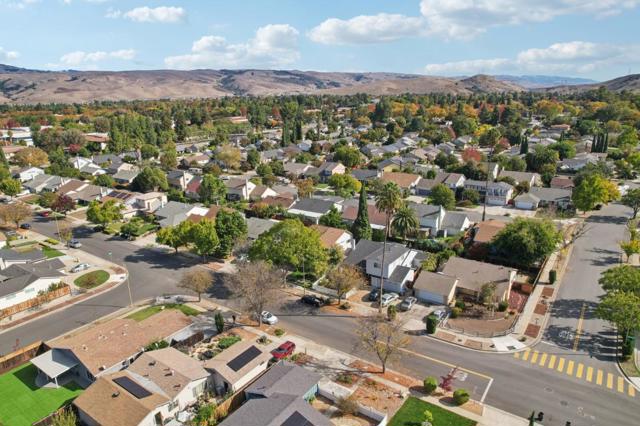228 Martinvale Lane, San Jose CA: https://media.crmls.org/mediaz/30be5e38-4852-4eba-ab93-8f6b31e9f33e.jpg