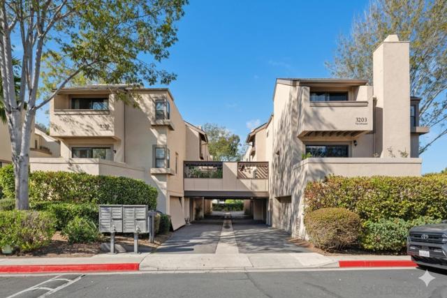 3205 Via Alicante, La Jolla CA: https://media.crmls.org/mediaz/30bef740-126e-4954-bea5-b88b08ffbd72.jpg