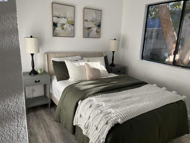 730 Morissette Way, Vacaville CA: https://media.crmls.org/mediaz/30bf919f-c620-4b19-a913-0a90d2ab9853.jpg