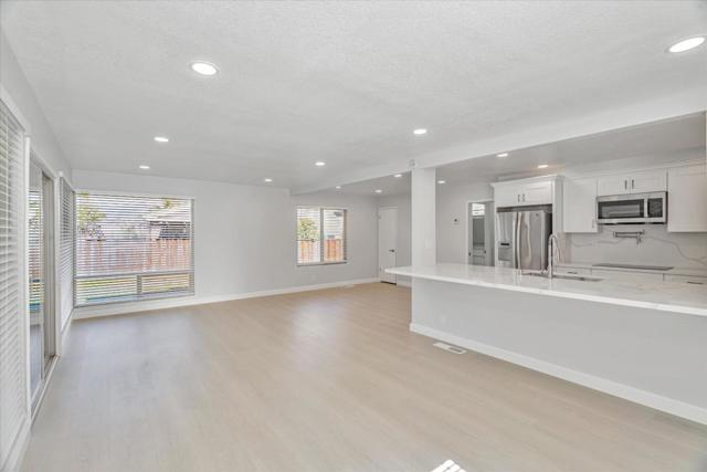 Image 16 of 63 For 5515 Century Manor Court