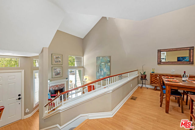 1018 Gilbert Lane photo 6