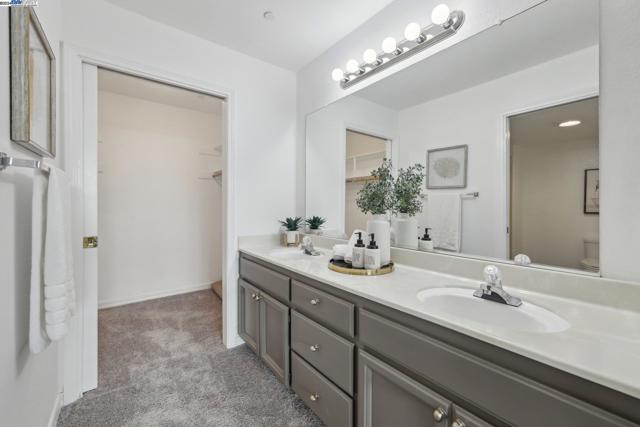 Image 22 of 40 For 22530 3rd St  107