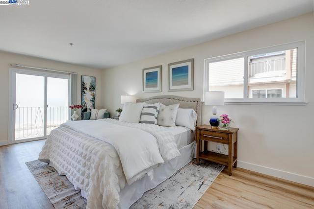 1001 Shoreline Dr, Alameda CA: https://media.crmls.org/mediaz/30c16347-7791-4682-93c9-fca68cb0472e.jpg