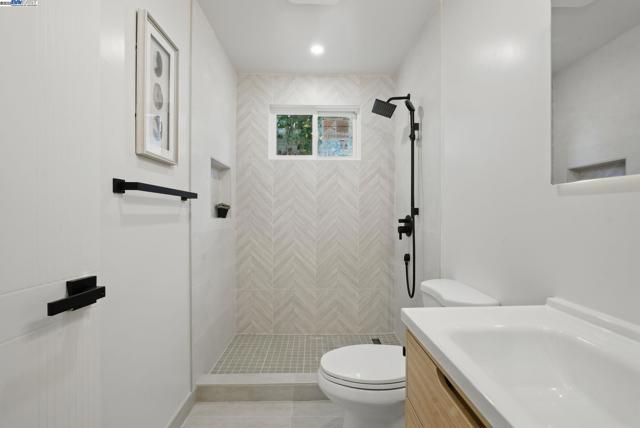 175 N Frances St, Sunnyvale CA: https://media.crmls.org/mediaz/30c23d7b-9a04-4209-94de-9889de3fe14b.jpg