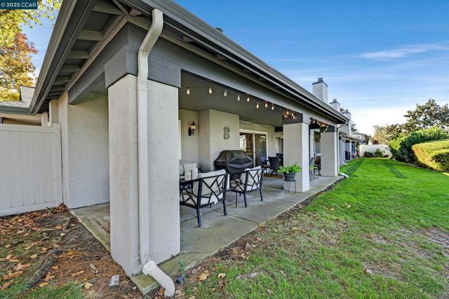 3716 Mesa Vista Dr, San Ramon CA: https://media.crmls.org/mediaz/30c2dc49-d7b9-47fc-a095-3951ff7d6ac9.jpg