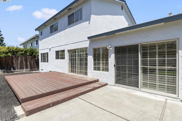 1927 Foxswallow Cir, Pleasanton CA: https://media.crmls.org/mediaz/30c342ab-650f-4c81-9641-4216d800c4a7.jpg