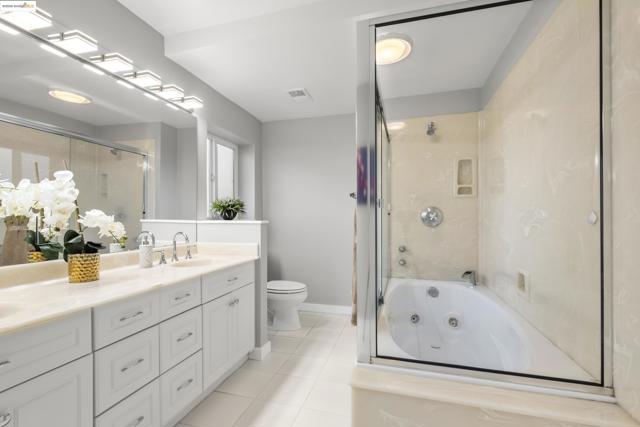 6537 Aitken Dr, Oakland CA: https://media.crmls.org/mediaz/30c3d42a-d435-46ec-9e68-a7540ae6fddb.jpg