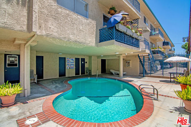 14560 Clark Street, Sherman Oaks CA: https://media.crmls.org/mediaz/30c3e926-66fa-4bcb-82e8-60cc4d54b445.jpg