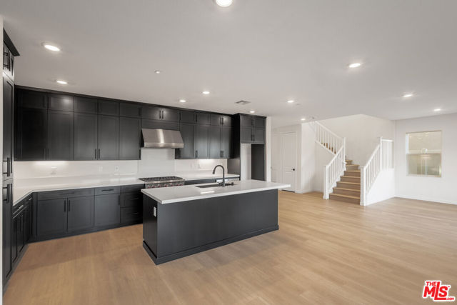23725 Orange Blossom Dr, Newhall CA: https://media.crmls.org/mediaz/30c4797d-8ff5-406c-82ff-1ba1480018e7.jpg
