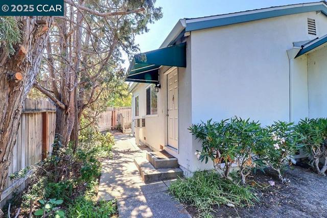2465 Buena Vista Ave, Walnut Creek CA: https://media.crmls.org/mediaz/30c47a74-35c7-414c-bb1f-aeef3154bc78.jpg