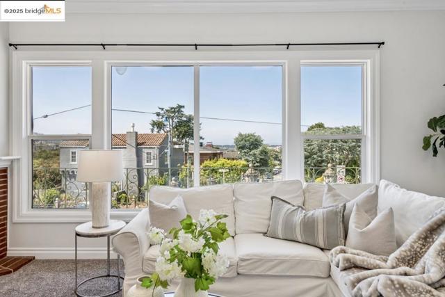 2 Westgate Dr., San Francisco CA: https://media.crmls.org/mediaz/30c4d220-4d2e-4fb7-93f9-1bfeb2442524.jpg