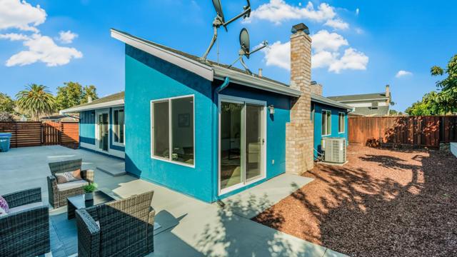 34981 Skylark Dr, Union City CA: https://media.crmls.org/mediaz/30c500fb-b6ff-497d-8dbc-4a19e4173c0f.jpg