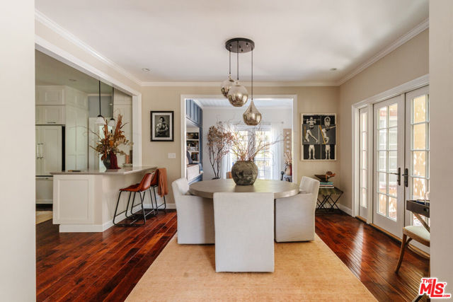 831 S Stanley Avenue, Los Angeles CA: https://media.crmls.org/mediaz/30c5291a-d77f-4df5-9f14-cd76703e07fc.jpg