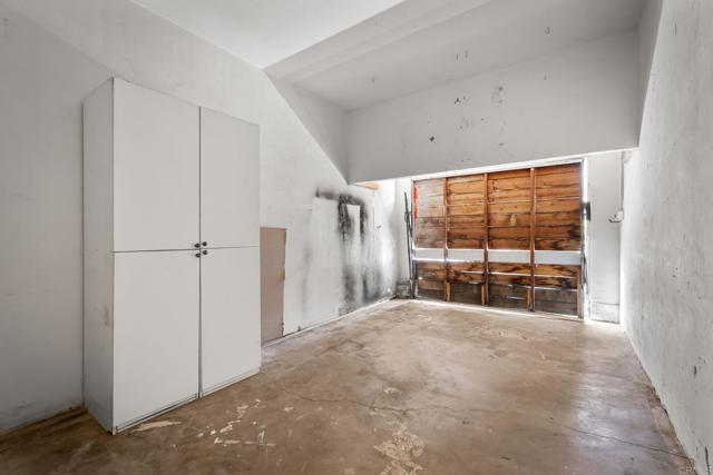 406 26 S Grape St, Escondido CA: https://media.crmls.org/mediaz/30c54a9f-7329-4de3-9c91-14a9b88359e5.jpg