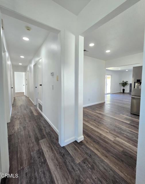 Detail Gallery Image 5 of 18 For 2001 Falkner Pl, Oxnard,  CA 93033 - 4 Beds | 2 Baths