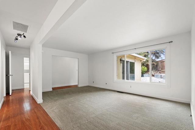 1091 Century Drive, Napa CA: https://media.crmls.org/mediaz/30c5dbf4-4b90-4b45-8b9b-e40f0e1e8088.jpg