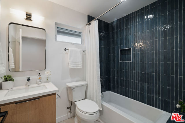 3326 La Clede Avenue, Los Angeles CA: https://media.crmls.org/mediaz/30c5df51-bf83-4e6a-9252-53c9eb3d0e88.jpg
