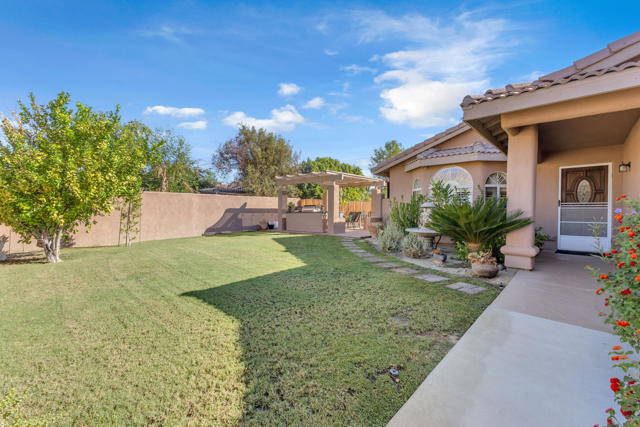 Image 4 of 64 For 52680 Avenida Martinez