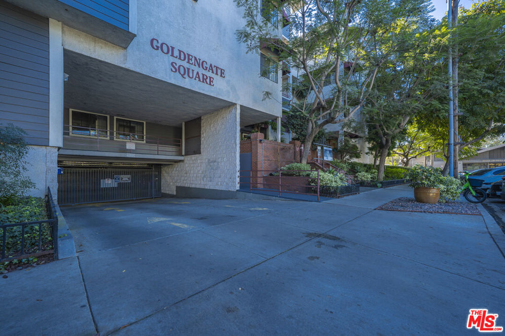 730 W 4th Street #120