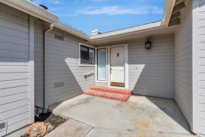 700 Duffin Drive, Hollister CA: https://media.crmls.org/mediaz/30c6b2d4-a646-4e15-b57b-d1e007d4b0b5.jpg