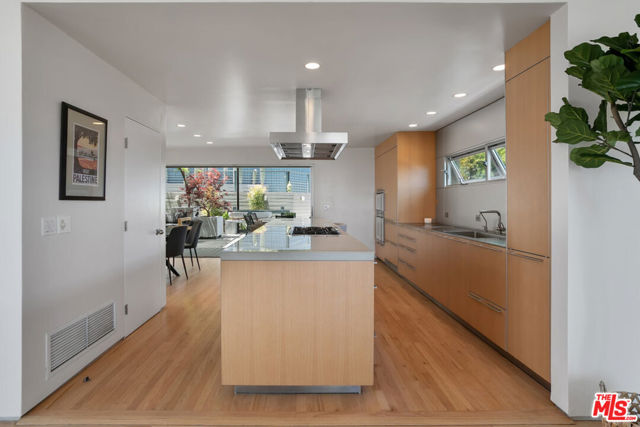 2742 Creston Drive, Los Angeles CA: https://media.crmls.org/mediaz/30c708f3-02a5-403e-857c-950683190c57.jpg