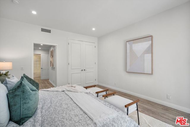 1650 Veteran Avenue, Los Angeles CA: https://media.crmls.org/mediaz/30c73343-61bb-4c97-af51-4a93a1d2ac7b.jpg