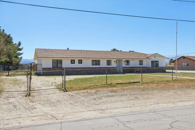 Detail Gallery Image 3 of 47 For 9242 E Avenue T 2, Littlerock,  CA 93543 - 4 Beds | 3 Baths