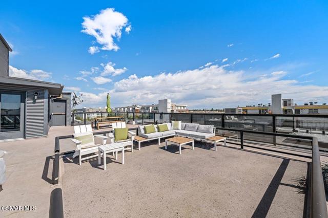4115 Glencoe Avenue, Marina del Rey CA: https://media.crmls.org/mediaz/30c77cbe-648e-4838-aace-de83580c5cf1.jpg
