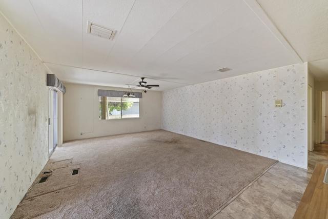 013_Family Room