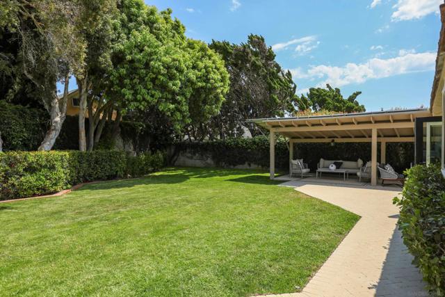8965 Cliffridge Ave, La Jolla CA: https://media.crmls.org/mediaz/30c7e5c6-aa0b-485d-87d0-3a475d17725c.jpg