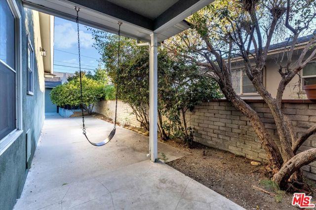 12430 Cumpston Street photo 39