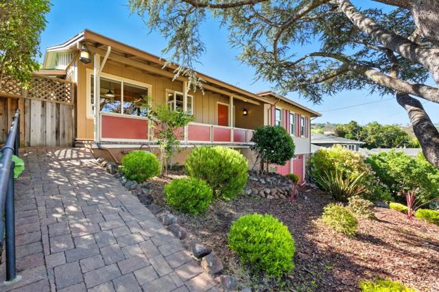 1627 El Verano Way, Belmont CA: https://media.crmls.org/mediaz/30c84f8e-8434-498a-b979-d83758ad7b19.jpg
