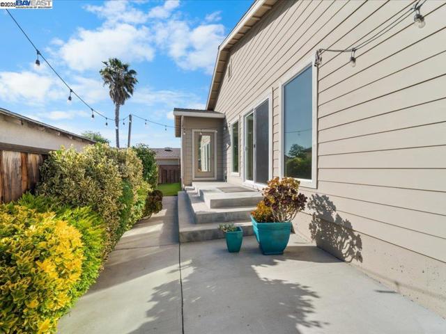 741 N N St, Livermore CA: https://media.crmls.org/mediaz/30c90cce-33fd-45ec-ac86-5df755f20f67.jpg