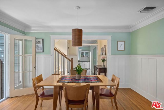 813 Crestmoore Place, Venice CA: https://media.crmls.org/mediaz/30c93f6d-7d6a-4c39-b6e1-e4298ab3ecfe.jpg