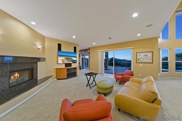 836 Camelot Pkwy, El Cajon CA: https://media.crmls.org/mediaz/30c94bc9-e10c-4d6a-950b-0db4b349e114.jpg